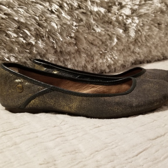 EUC Ugg Flats - Picture 1 of 5